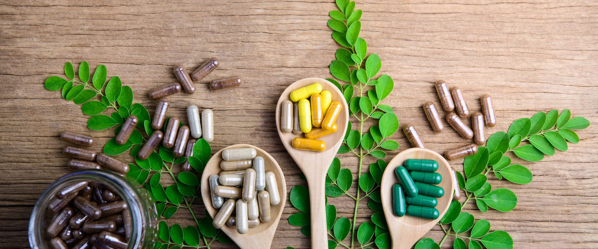 natural-supplements-vitamin-organic-medicine-capsule-pills-herbal-from-herbs